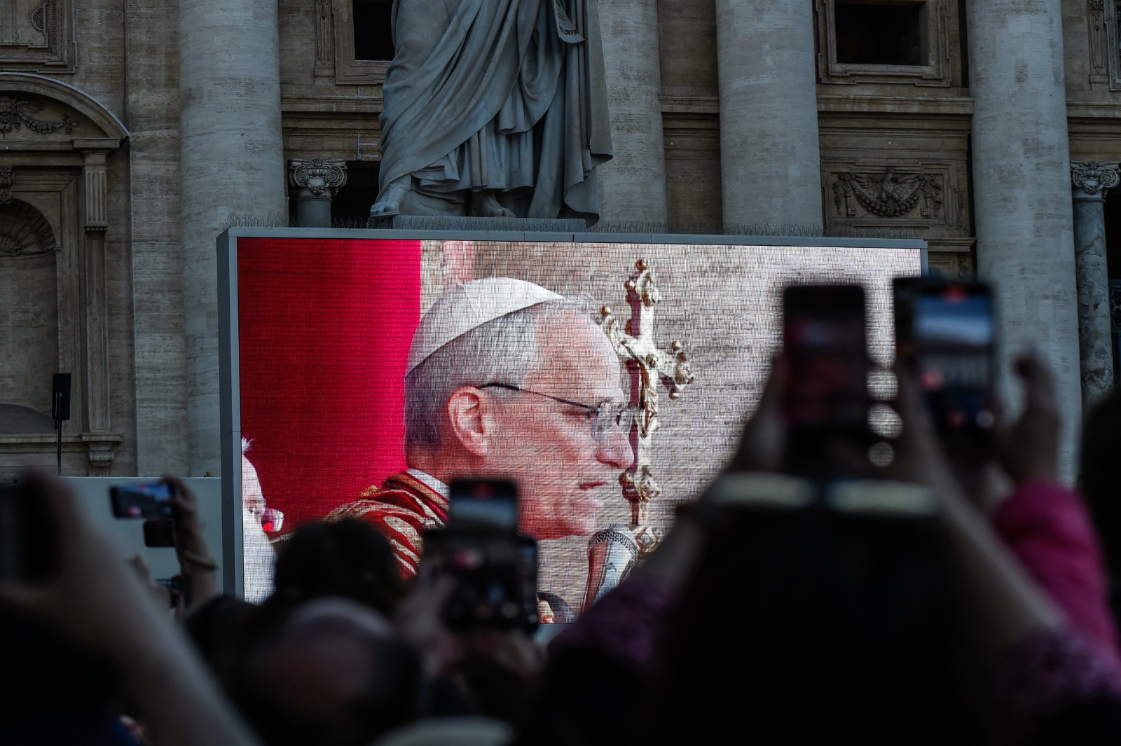 Leone XIV, il papa per la pace e per difendere i lavoratori nell’era dell’AI