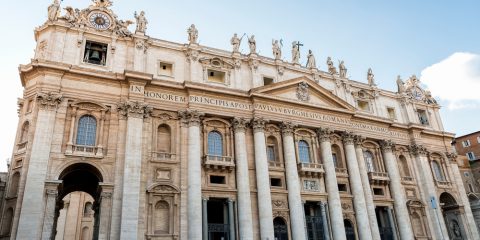 L’attesa e l’urgenza del “ritorno di un Papa” tra recupero di spiritualità e crisi della politica