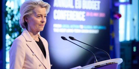 Bilancio UE 2025, von der Leyen: “Un Fondo Unico per la competitività per investire in AI, Spazio, Difesa e green tech”