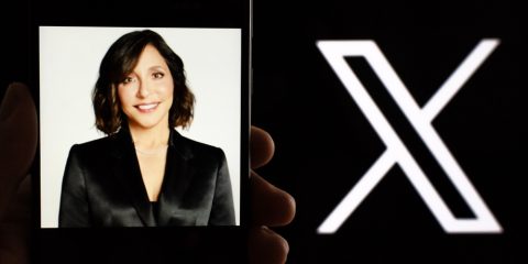 Linda Yaccarino lascia la guida di X. Colpa delle frasi naziste di Grok?