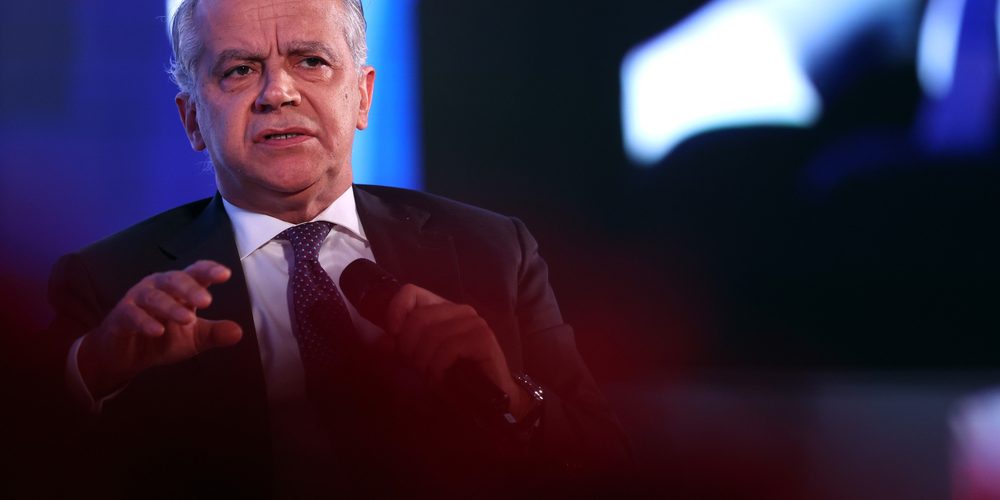 Piantedosi: “Al lavoro per un’Autorità presso la Postale per vigilare su WhatsApp, Telegram e Signal”