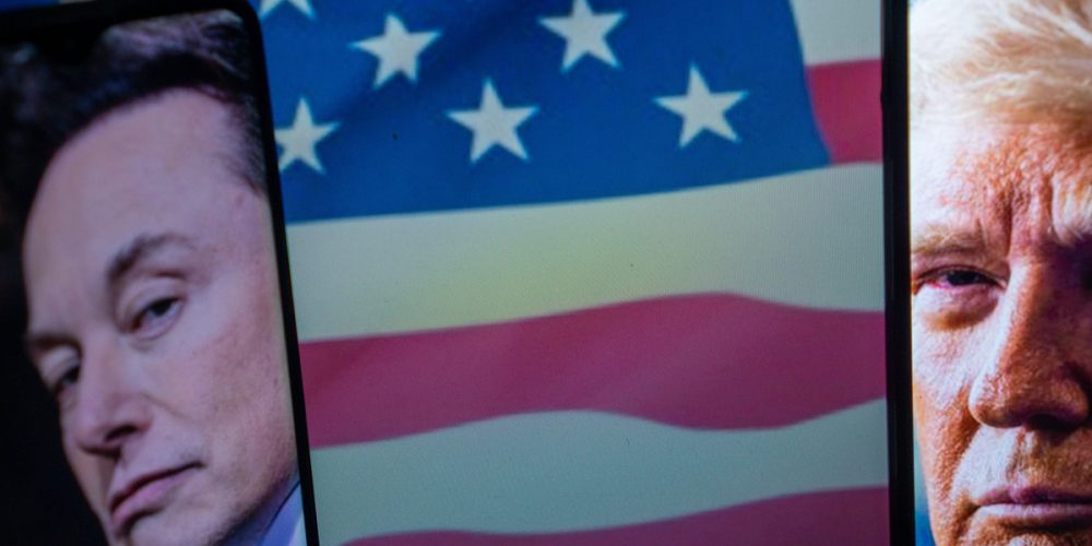 Trump: “Senza sussidi Musk chiuderebbe bottega, forse il DOGE dovrebbe fare dei controlli”. Crollo Tesla
