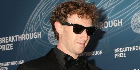 Meta, 2 milioni di Ray-Ban venduti. Così Zuckerberg prepara il terreno per la sua superintelligenza