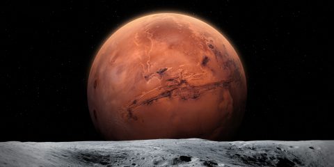 L’Italia punta a Marte. Accordo tra Asi e SpaceX. Urso: “Investimento strategico”. Il PD annuncia interrogazione