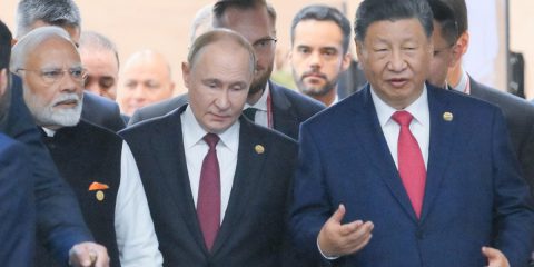 SCO 2025. Cina, Russia e India pronti alla nuova governance globale anche sulla tecnologia. Gramaglia: “Una reazione a Trump”. Pasquino: “Attori del disordine”