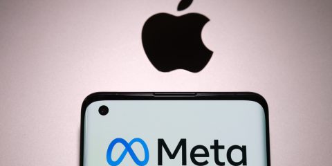Apple perde pezzi sull’AI: Jian Zhang passa a Meta. Continua la guerra dei talenti