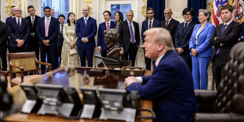 USA, tutti i tech CEO lodano Trump durante la cena alla Casa Bianca. Il cambio di passo è servito