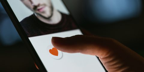 Addio Swipe, Meta prepara l’assistente AI per gli appuntamenti. La rivoluzione del dating?