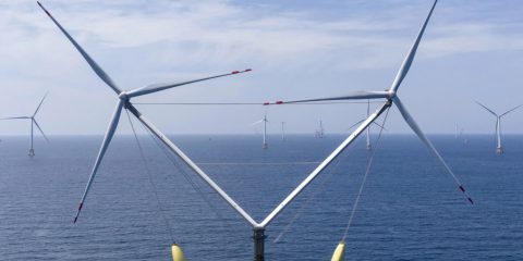 La Cina lancia la turbina eolica galleggiante più potente al mondo. Rivoluzionerà il settore