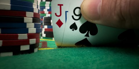 La mafia e la tecnologia dietro la maxi truffa del poker negli USA, complici anche star dell’NBA