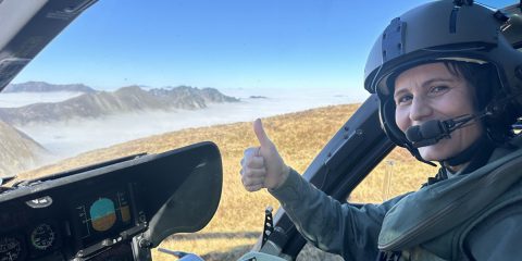Cristoforetti e gli astronauti ESA si addestrano in elicottero per l’allunaggio