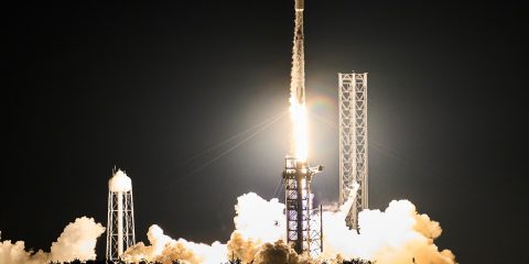 Starship di Musk, 100mila dollari al Kg per trasporto merci su Luna e Marte