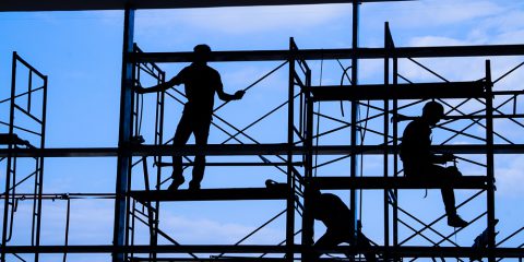Sostenibilità ambientale, risparmio e sicurezza. Come l’AI sta cambiando il settore delle costruzioni