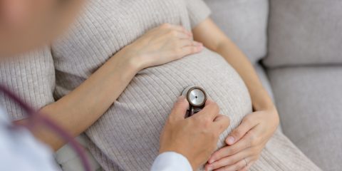 Gravidanza grazie all’AI. Il caso che rivoluziona l’infertilità maschile