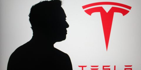 Musk, Tesla approva il maxi-compenso da 1000 miliardi di dollari. Un simbolo delle disuguaglianze globali