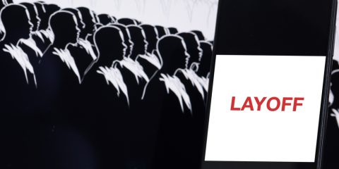 Usa, legge bipartisan per frenare i licenziamenti dovuti all’AI. Le aziende dovranno segnalare le perdite di posti di lavoro