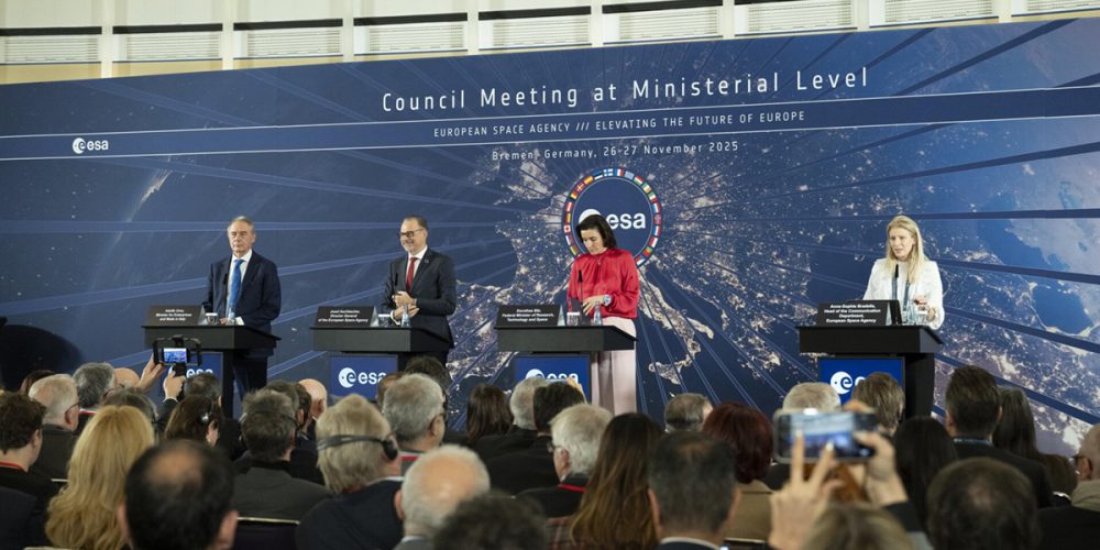 ESA: ok a budget da 22 miliardi di euro, +30% sul triennio passato. Urso: “L’Italia contribuirà con 3,5 miliardi”