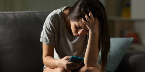 Ragazzi italiani in difficoltà, il 42% chiede aiuto all’AI. Terragni (Garante per l’infanzia e l’adolescenza): “Adulti parte del problema”