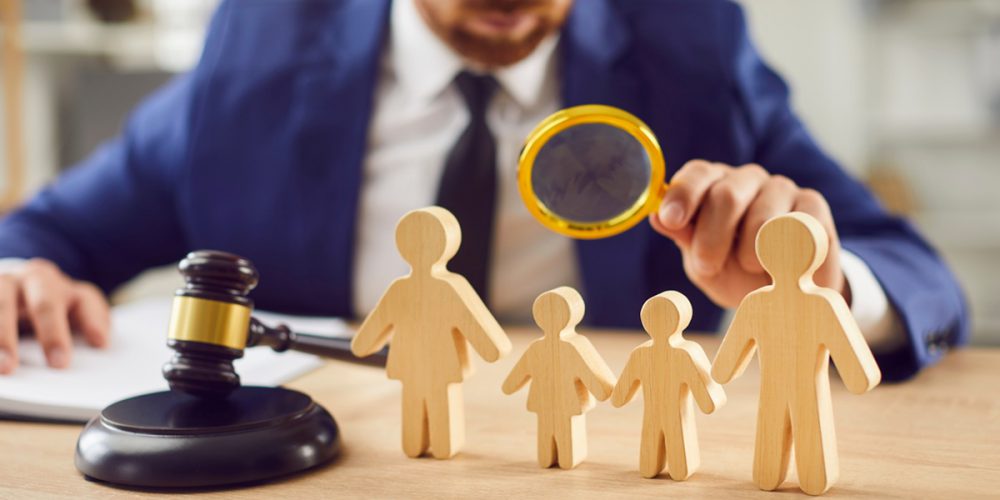 Famiglia nel bosco: 42.000 i bambini via dai genitori in Italia