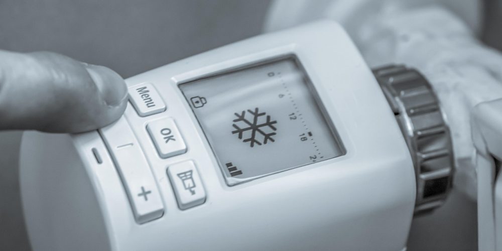 Bollette luce e gas: come prepararsi all’inverno e risparmiare