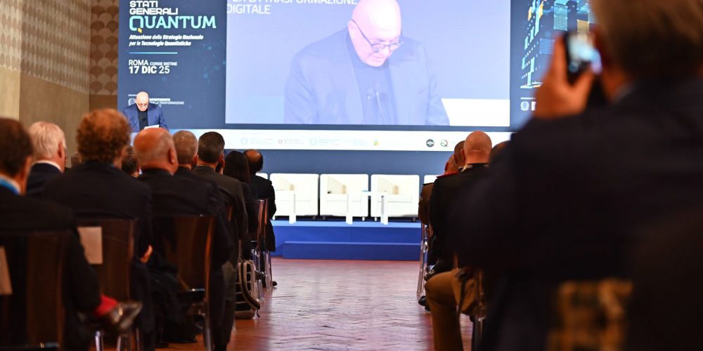 Tecnologie Quantistiche, Crosetto: “Innovare ora per non farci rubare tutti i dati del Paese. Putin? Non mi fido” 