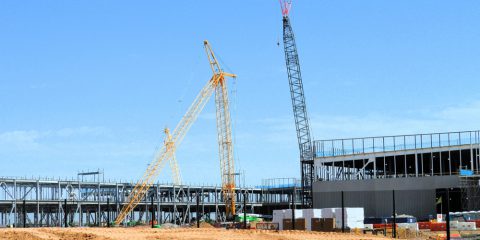 Negli Usa il boom dei data center per l’AI potrebbe sottrarre risorse a strade e ponti