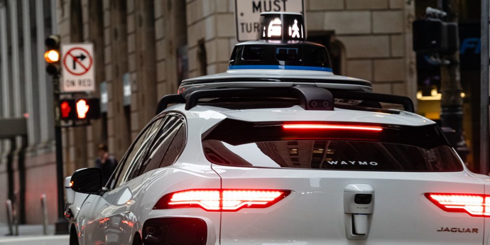 Robotaxi, basta un blackout in città per mandare in tilt il traffico. Il caso di Waymo a San Francisco