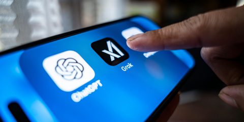 Deepfake mettono a rischio diritti e libertà: il Garante Privacy su Grok, ChatGPT e Clothoff