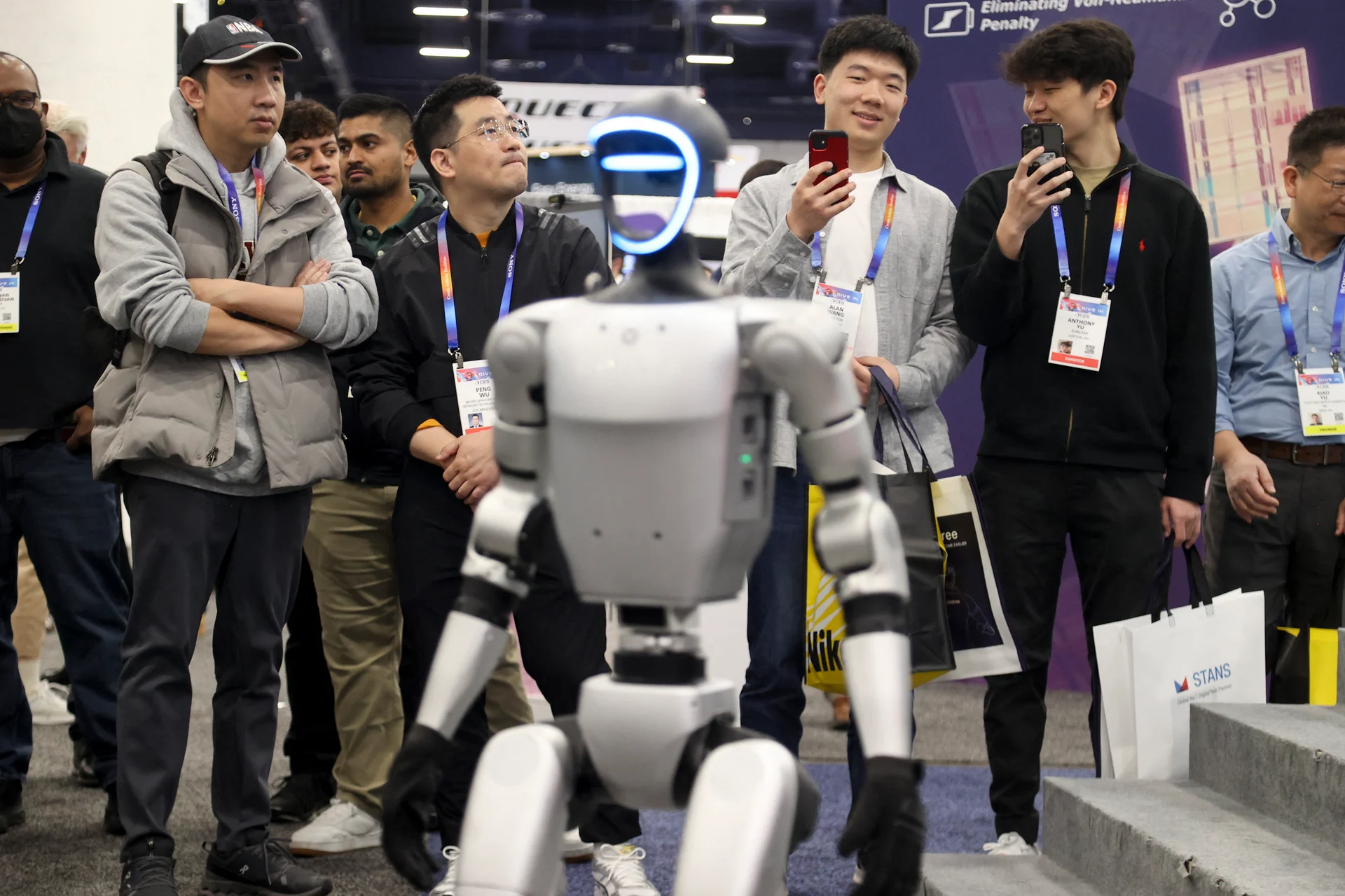 CES 2026: robot umanoidi, aspirapolvere con le gambe e Tv trasparenti. cosa aspettarsi dalla kermesse di Las Vegas