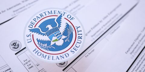 Usa, il DHS preme sulle Big Tech per identificare chi critica l’amministrazione Trump