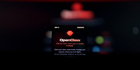 OpenClaw allarma le aziende tech, stop all’uso interno per ragioni di sicurezza