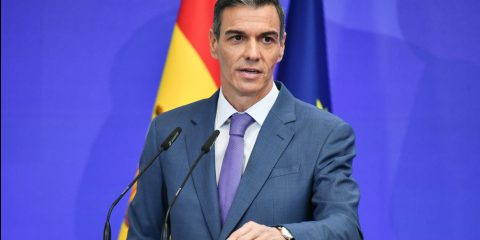 Anche la Spagna vuole vietare i social ai minori di 16 anni