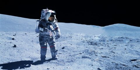 SpaceX punta tutto sulla Luna. Musk: “In meno di 10 anni ci sarà la prima città”. Perché l’addio a Marte