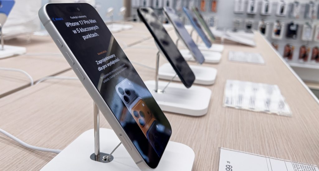 Smartphone, tablet, internet, computer, cloud